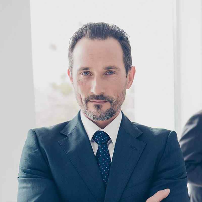 https://mybusinessindubai.com/wp-content/uploads/2019/04/img-people-06.jpg